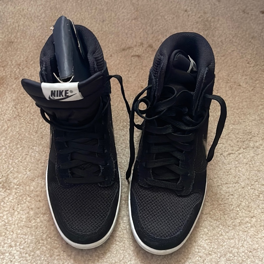 Nike Dunk Sky Hi Essential